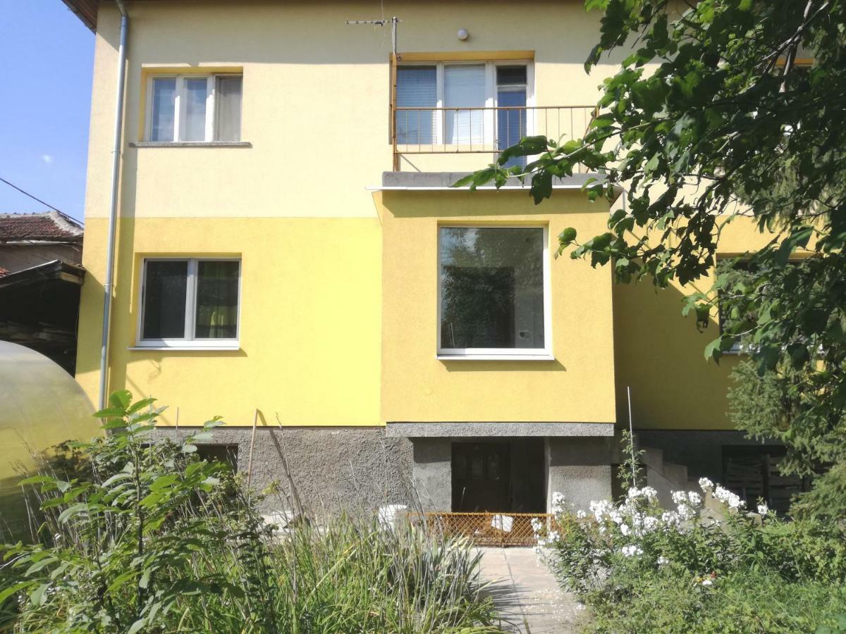 Стаи за гости Дом Градина Вита / Guest Rooms “House Vita Garden” София Екстериор снимка