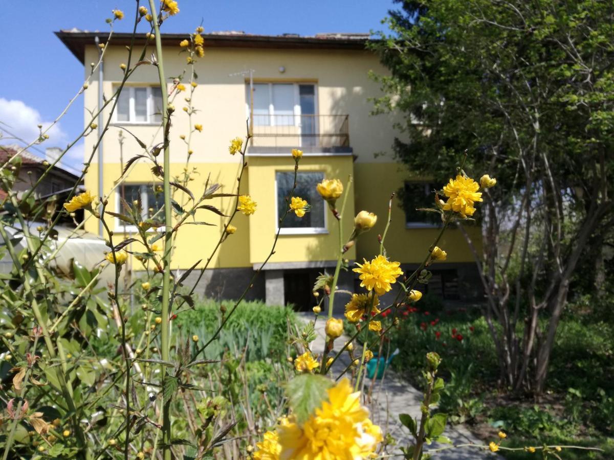 Стаи за гости Дом Градина Вита / Guest Rooms “House Vita Garden” София Екстериор снимка