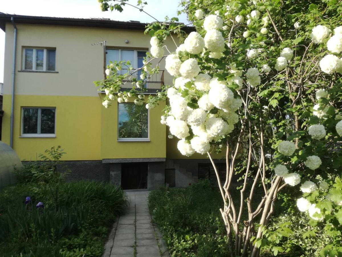 Стаи за гости Дом Градина Вита / Guest Rooms “House Vita Garden” София Екстериор снимка