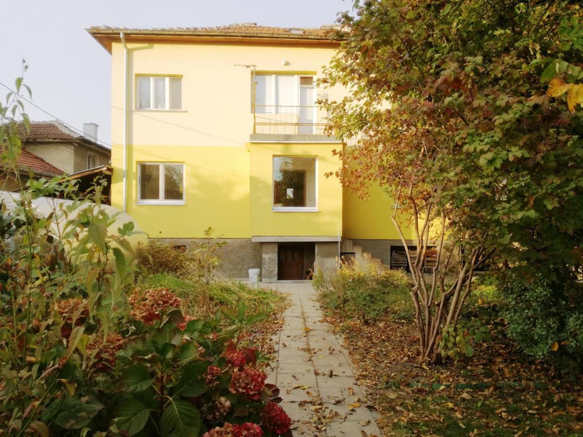 Стаи за гости Дом Градина Вита / Guest Rooms “House Vita Garden” София Екстериор снимка